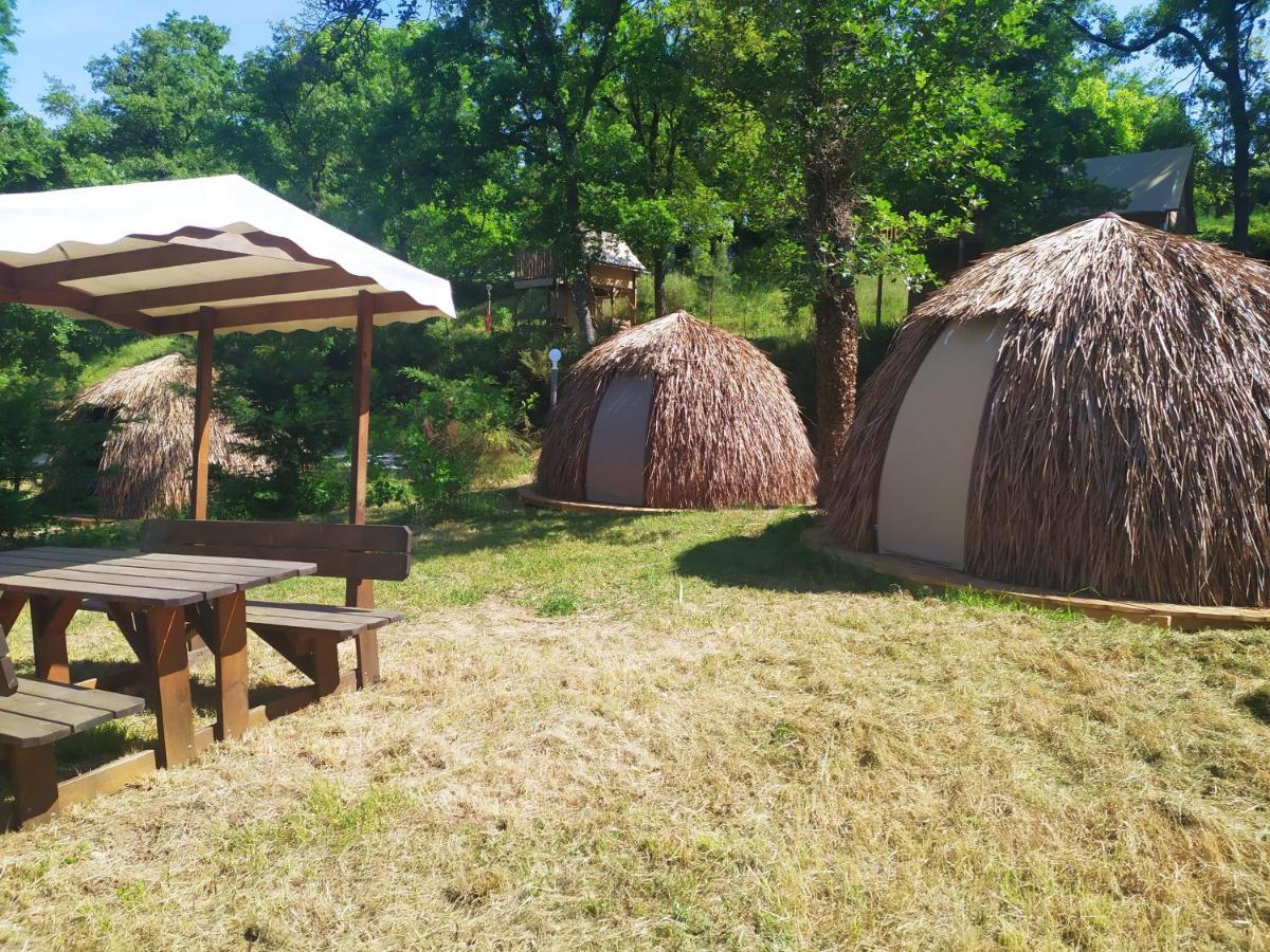 Camping Domaine De Senaud Albon Екстериор снимка