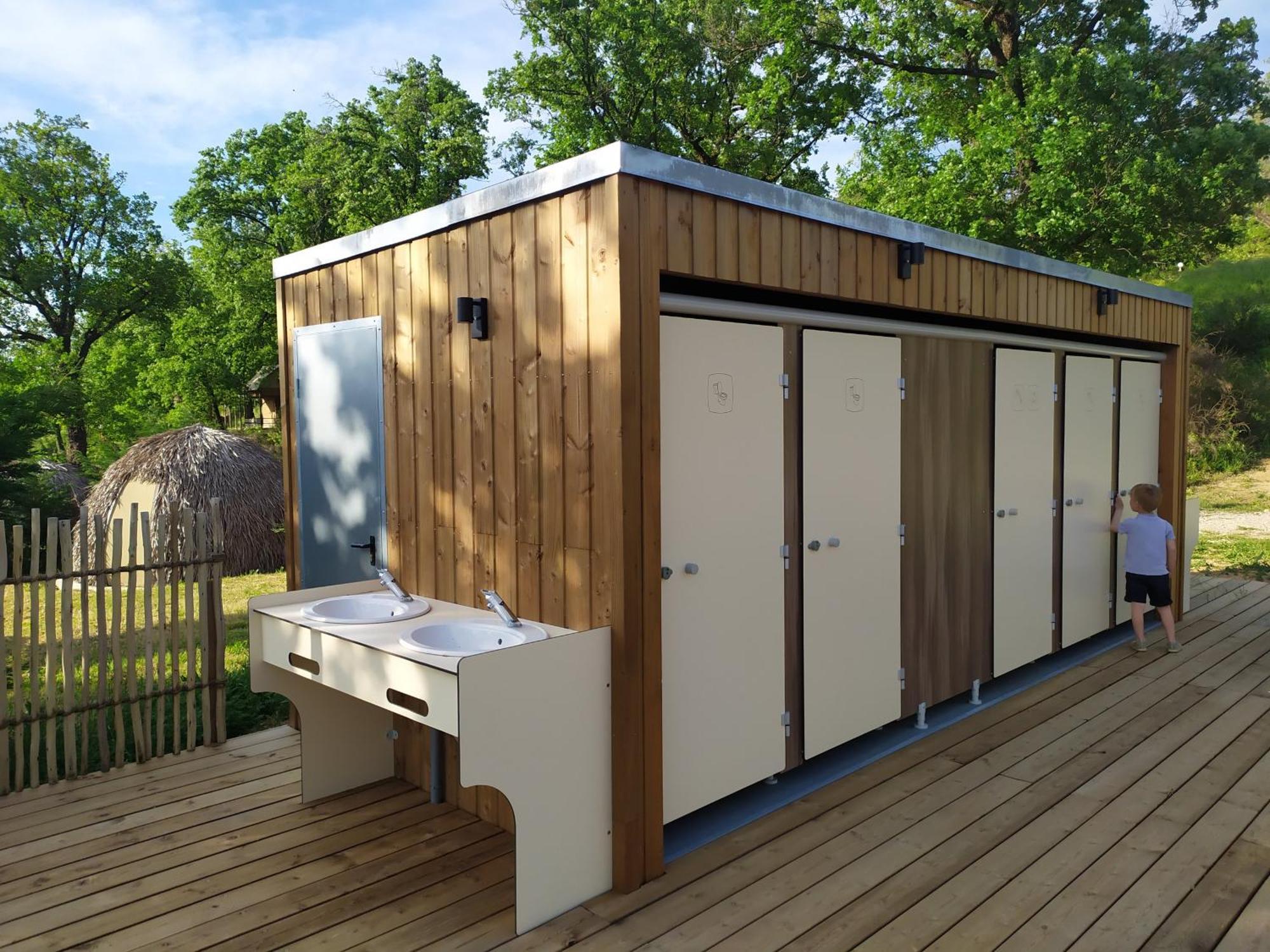 Camping Domaine De Senaud Albon Екстериор снимка