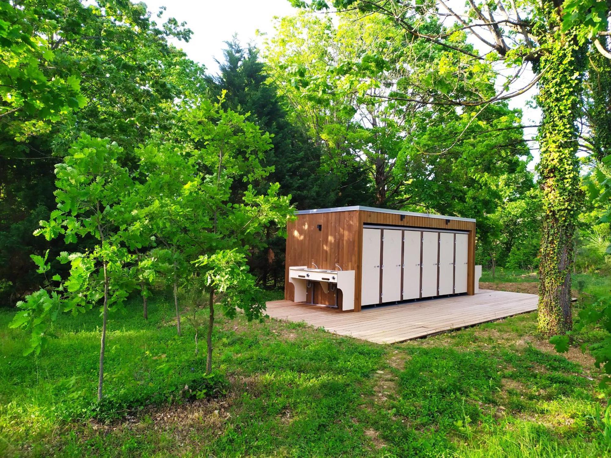 Camping Domaine De Senaud Albon Екстериор снимка