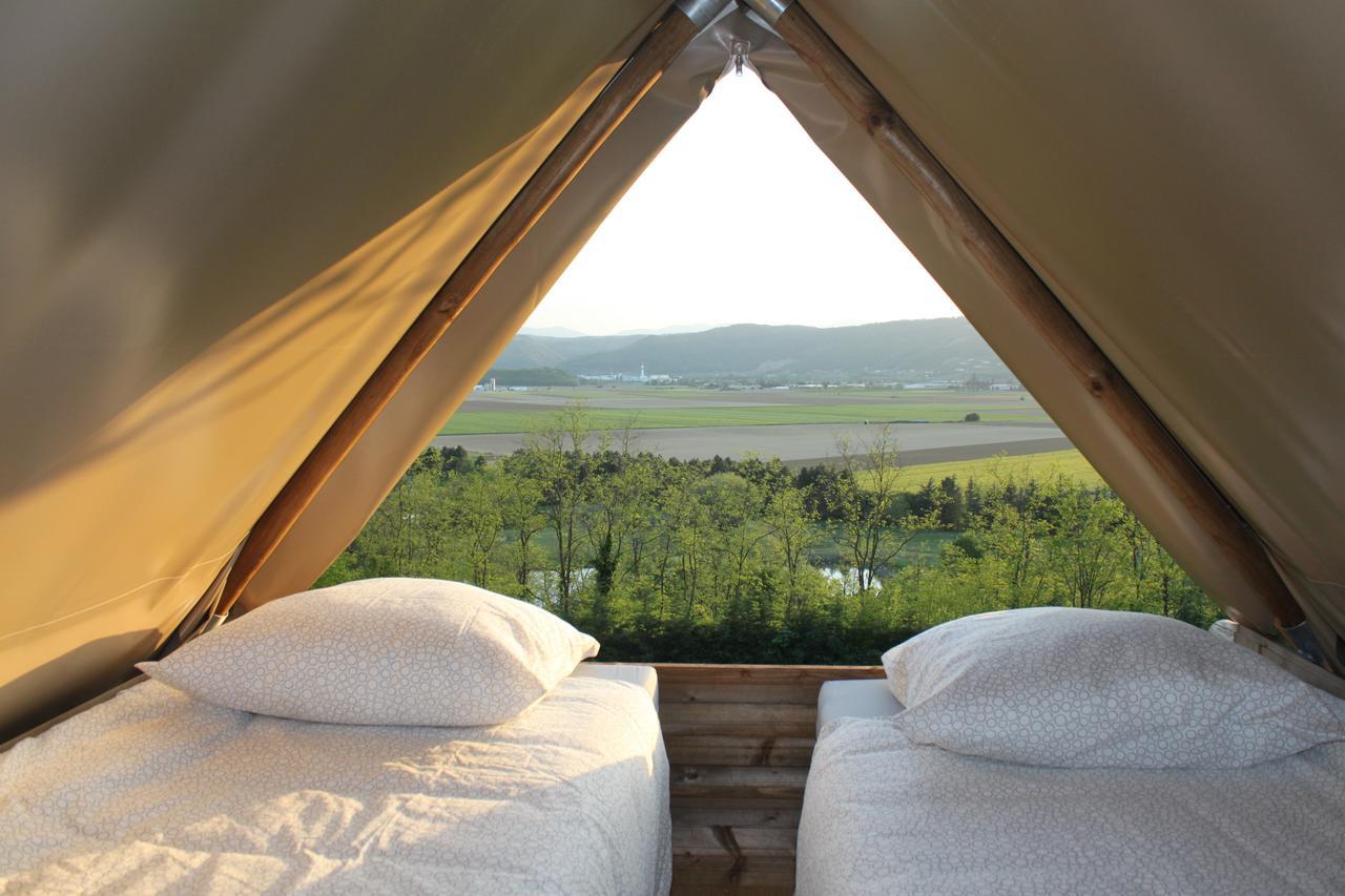 Camping Domaine De Senaud Albon Екстериор снимка